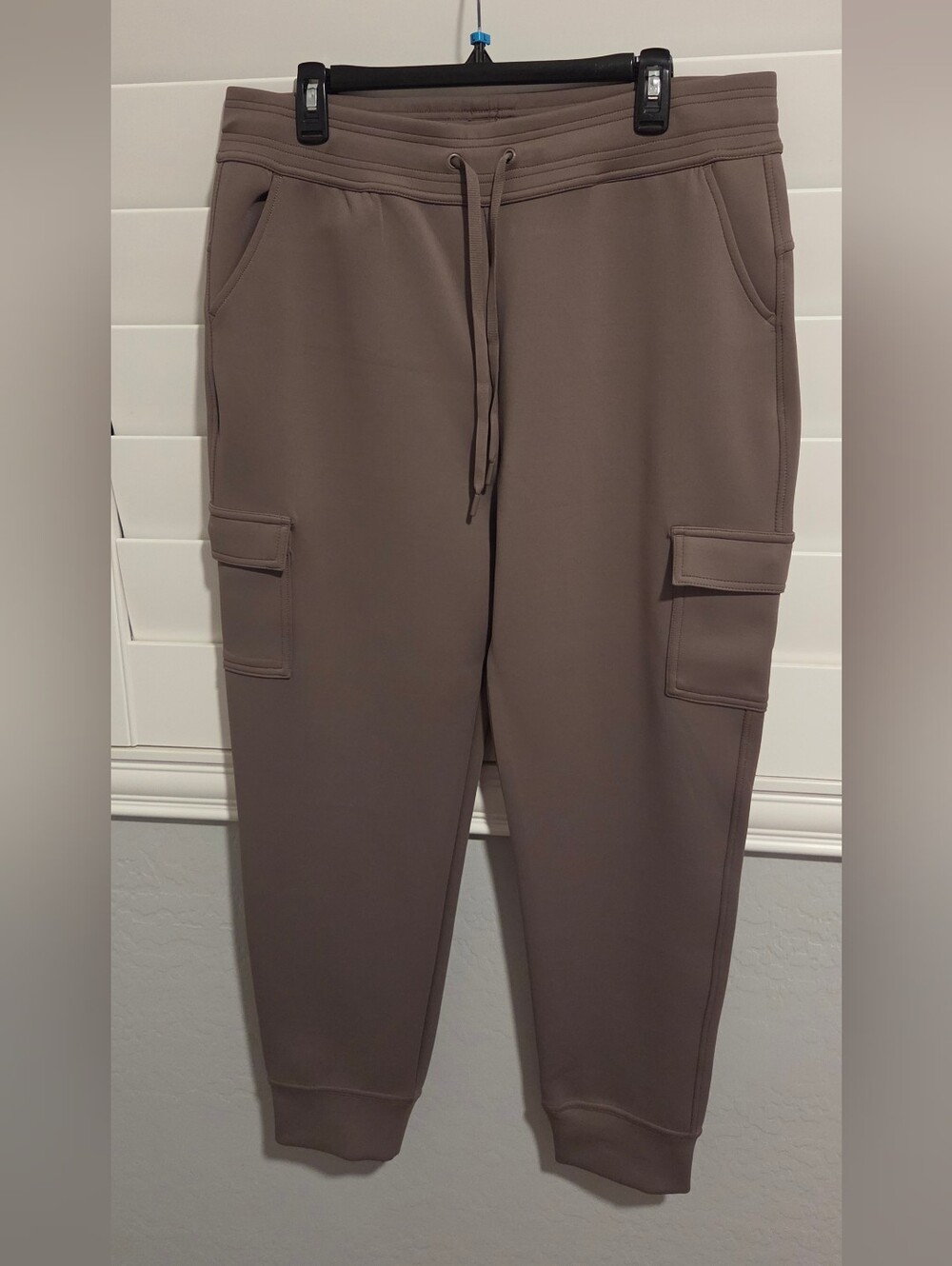 Women's Cargo Jogger Pants in Taupe